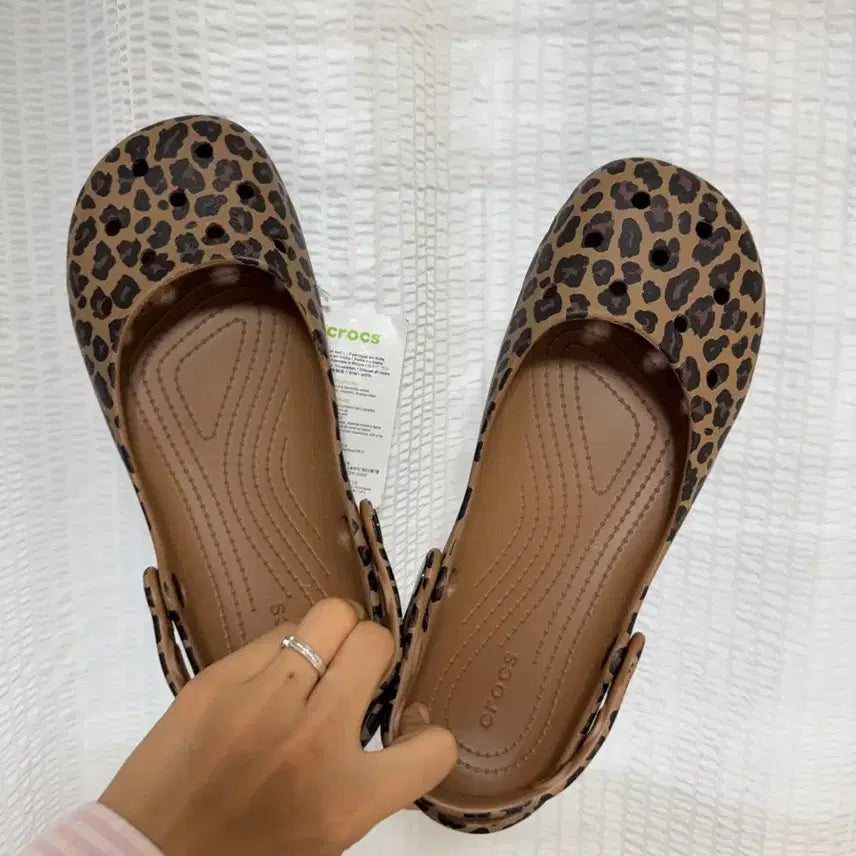 [BUNJANG] Crocs Ballet Leopard Print Flats / 크록스 발레 호피 새제품