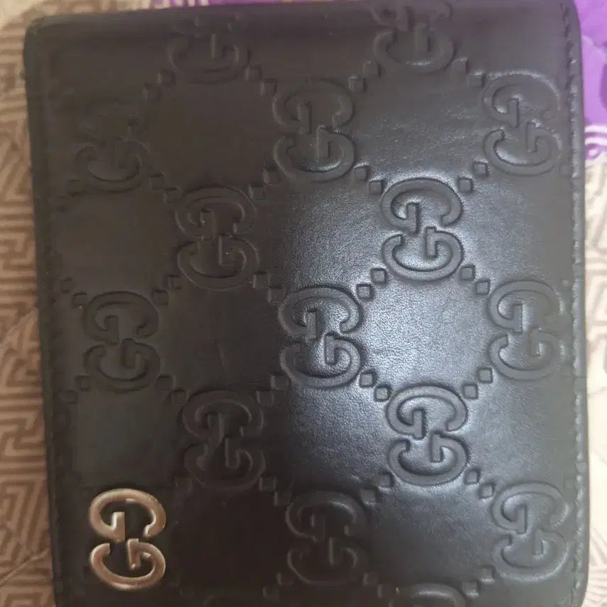 [BUNJANG] Gucci Microguccissima Leather Bi-fold Wallet Black / [정품/가죽초A급] 구찌 메탈로고 반지갑 블랙