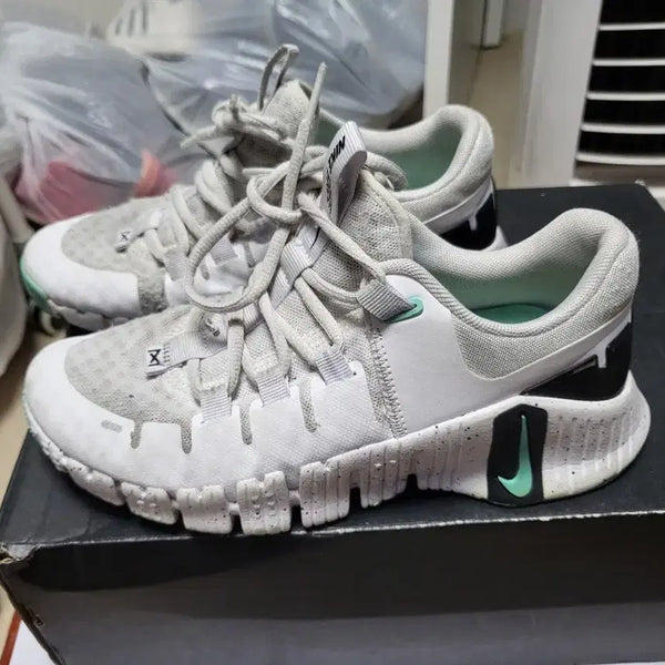 [BUNJANG] Nike Free Metcon 5 Training Shoes White 230mm / 나이키 프리 메트콘 5 운동화 화이트 230mm 상태좋음