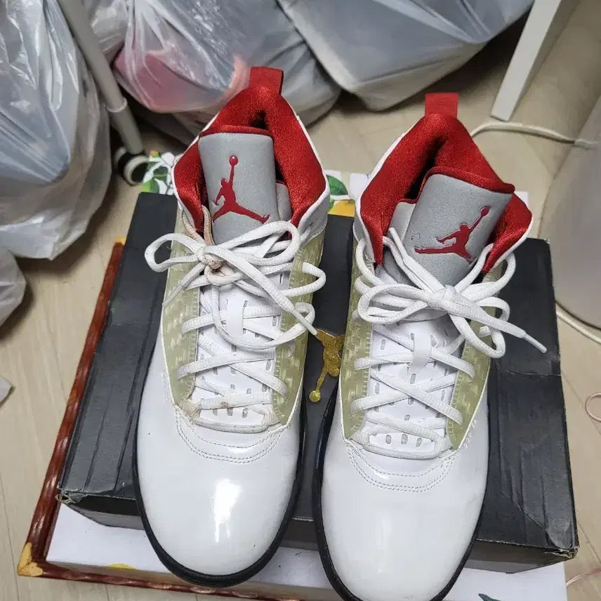 [BUNJANG] Nike Air Jordan 13 Retro White/Red US 10.5 / 에어 조던 13 레트로 흰색/빨간색 나이키 에어 조던 10.5 화이트