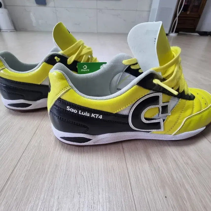 [BUNJANG] Desportivo Sao Luis KT4 Soccer Cleats (255) / 데스포르치 상루이스 255 판매 신제품