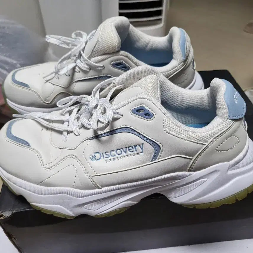 [BUNJANG] Discovery Expedition White Sneakers 260mm / 디스커버리 화이트 운동화 260mm 상태최상