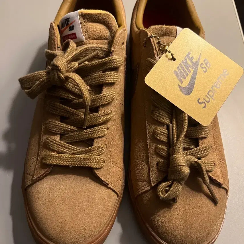 [BUNJANG] Nike SB Supreme Blazer Low GT Varsity Tan Sneakers / 나이키 SB 슈프림 블레이저 로우 GT 바시티 탄 팝니다.