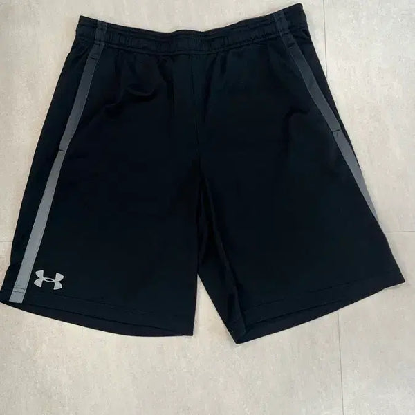 [BUNJANG] Under Armour Black Shorts / 언더아머 반바지 블랙