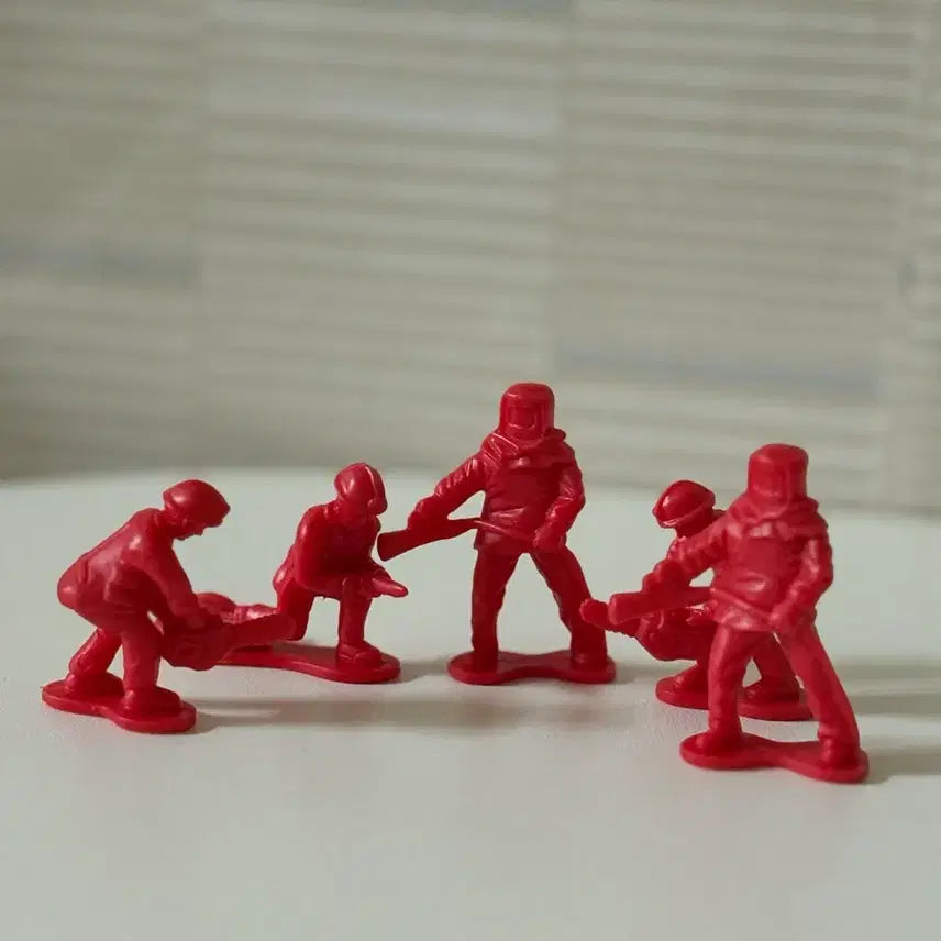[BUNJANG] Vintage Firefighter Figurine Plastic Toy Art Toy / 빈티지 소방관 피규어 플라스틱 토이 아트토이