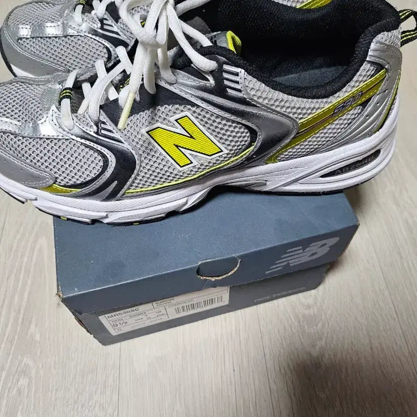 [BUNJANG] New Balance 530 Silver Yellow / 뉴발란스 530 실버 옐로우 275