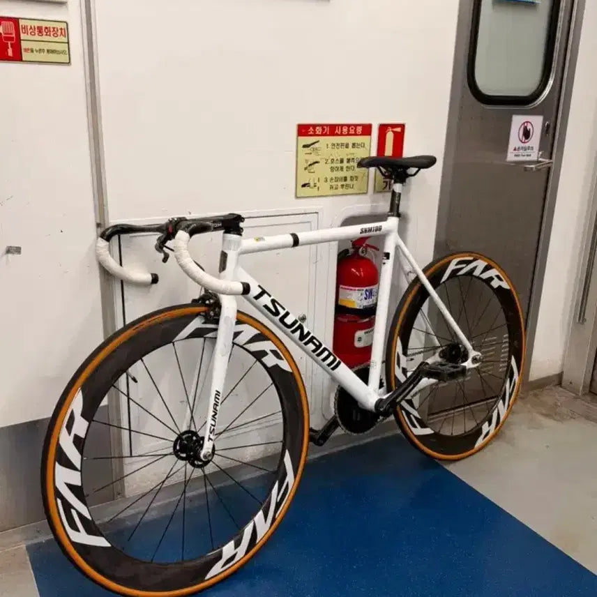 [BUNJANG] Tsunami SNM100 Full Bike White/Black / 쓰나미 픽시 자전거 화이트/블랙 완차 (판매만)