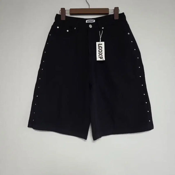 [BUNJANG] LOOXP Studded Black Bermuda Shorts / LOOXP 스터드 블랙 버뮤다반바지