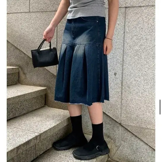 [BUNJANG] Salt Denim Pleated Midi Skirt (M) / 솔트 데님 플리츠 미디스커트 (M) 바온 어리틀빗 블랙업 페스토