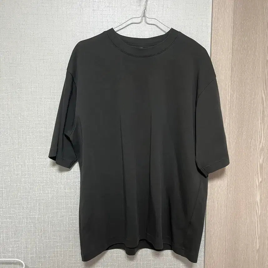 [BUNJANG] Uniqlo Airism Charcoal Short Sleeve T-Shirt / 유니클로 에어리즘 챠콜 반팔