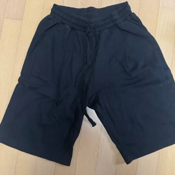 [BUNJANG] AGOD Bermuda Wide Sweat Shorts / 에이지오디 버뮤다 와이드 스웨트 쇼츠