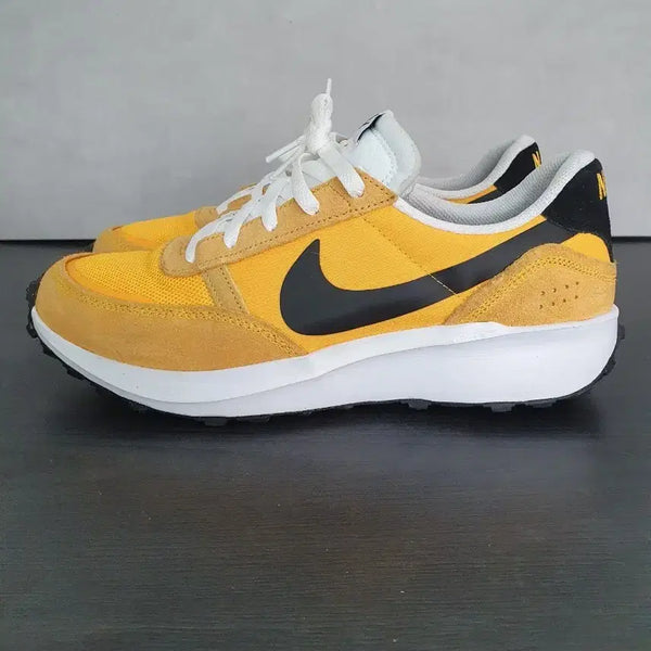 [BUNJANG] Nike Waffle Debut University Gold White Sneakers (285) / 나이키 와플 데뷰 유니버시티 골드 화이트(285)