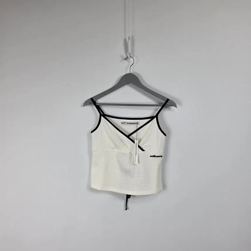 [BUNJANG] Not Knowing White Sleeveless Vest Top for Women (Size 90-95) / 새상품 낫노잉 화이트 민소매 나시 뷔스티에 여 90-95, 260709