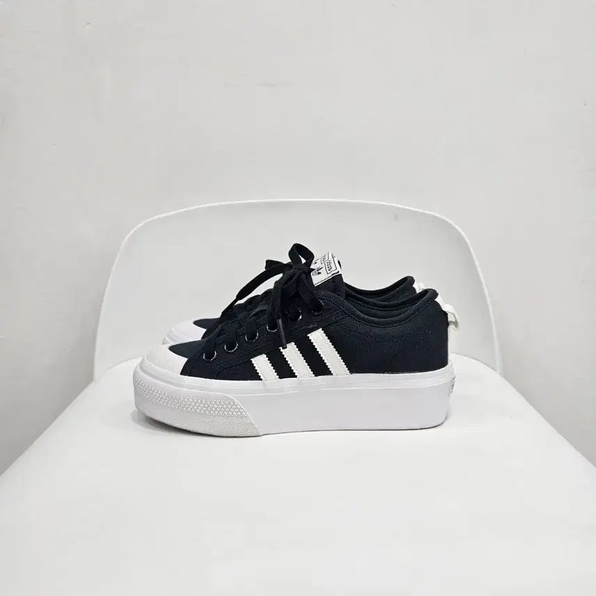 [BUNJANG] Adidas Nizza Platform Black/White (225mm) / 아디다스 니짜 플랫폼 225