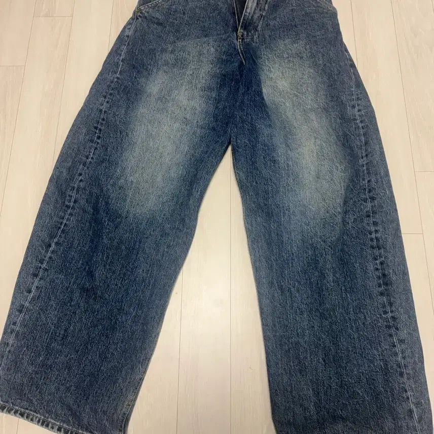 [BUNJANG] Hatching Room Wide Curve Jeans Washed Blue / 해칭룸 와이드 커브진 워시드블루 2
