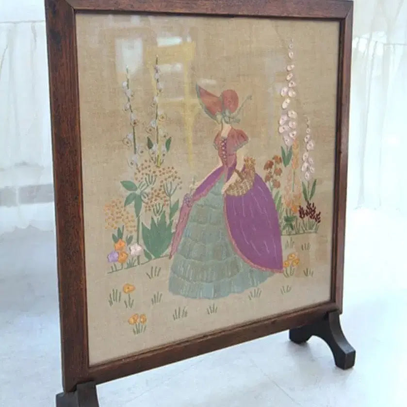 [BUNJANG] Vintage English Crinoline Lady Hand Embroidery Fire Screen / 빈티지 영국 크리놀린레이디 손자수 파이어 스크린