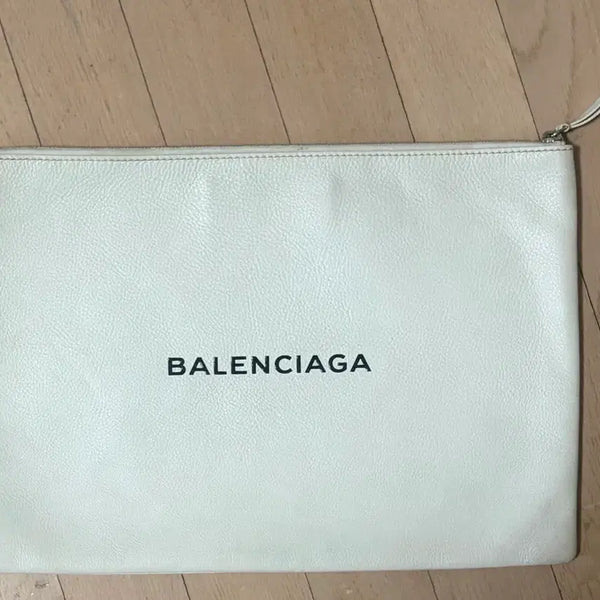 [BUNJANG] Balenciaga Clutch Bag Ivory Leather / 발렌시아가 클러치 백 아이보리