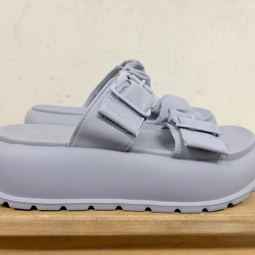 [BUNJANG] Skechers Shirring Buckle Sandals Size 240 / 스케쳐스 셔링 버클 샌들 240