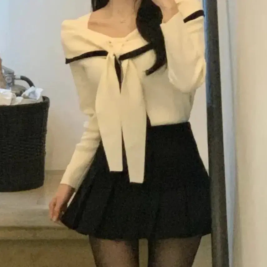[BUNJANG] Ivory Off-Shoulder Knit with Ribbon Detail / 아이보리 오프숄더 니트