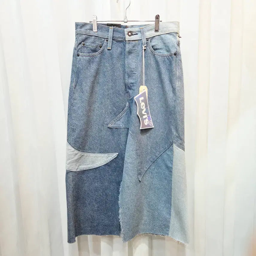 [BUNJANG] Levi's 29-inch Patchwork Cut-Off Detail Denim Skirt / 새상품 29인치 리바이스 패치워크 컷오프 디테일 데님 스커트 C498