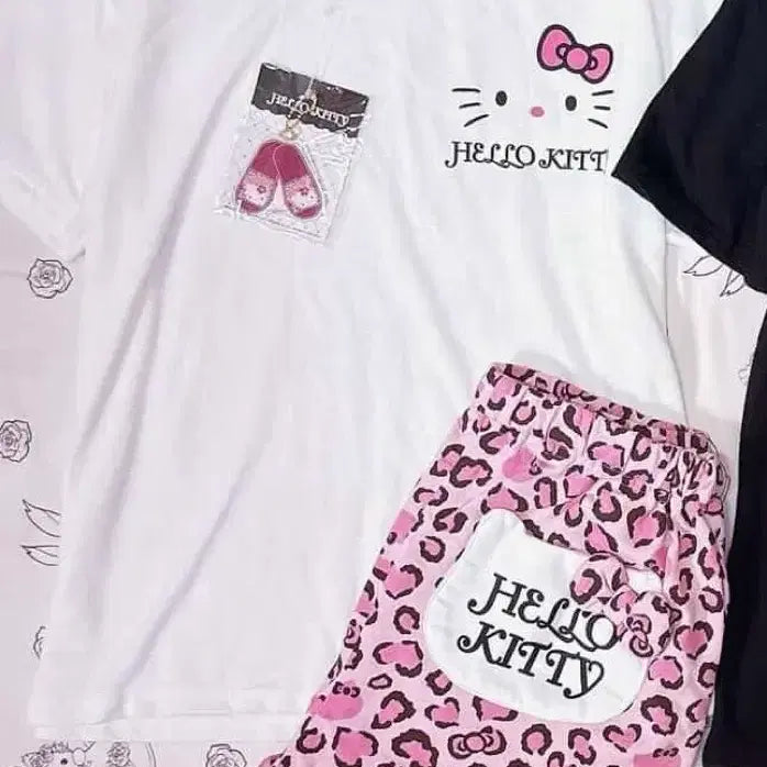 [BUNJANG] Sanrio Hello Kitty Hime Gyaru Leopard Roomwear Setup with Keychain Set / (새상품) 갸루 키티 룸웨어셋업 키링세트 히메갸루 레오파드 키티 돈키호테