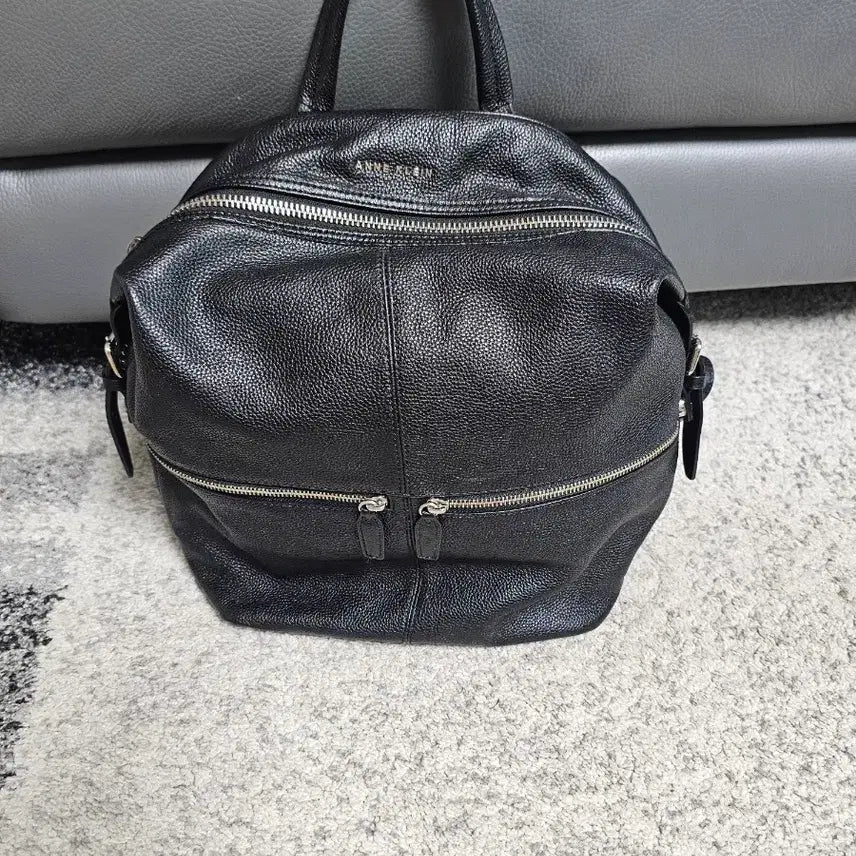 [BUNJANG] Anne Klein Women's Leather Backpack Black / 앤클라인 여성 가죽 백팩 블랙