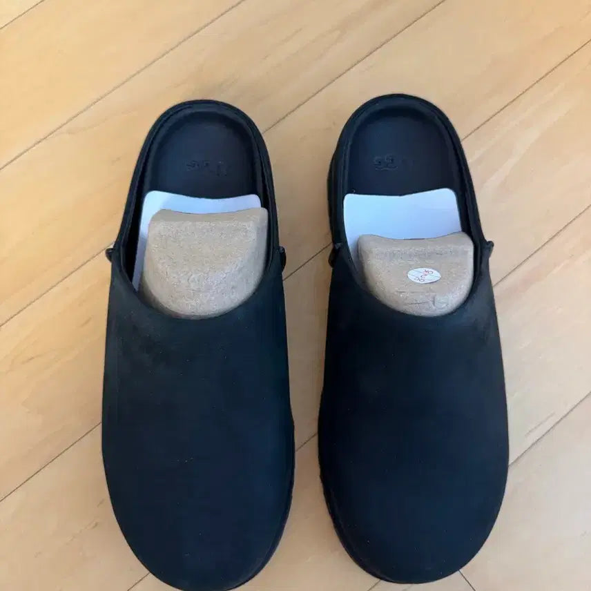 [BUNJANG] UGG Cow Nubuck Clog Black 270 / UGG 카우 누벅 클로그 블랙 270 새상품