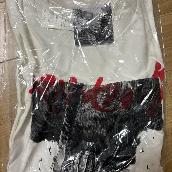 [BUNJANG] Berserk x Uniqlo L Size Graphic T-Shirt / 베르세르크x유니클로 L 사이즈
