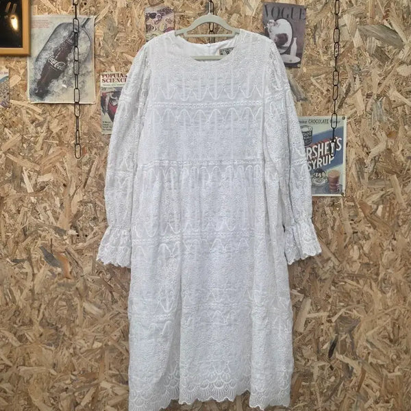 [BUNJANG] White Punching Lace Long Sleeve Dress / 펀칭 레이스 긴팔 원피스 F