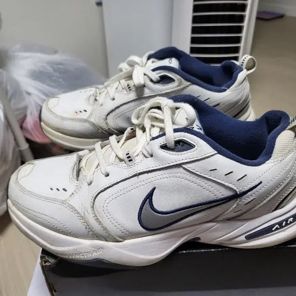 [BUNJANG] Nike Air Max Monarch IV White Men's Sneakers 290mm / 나이키 에어맥스 모나크 IV 흰색 남성 운동화 290mm 상태좋음