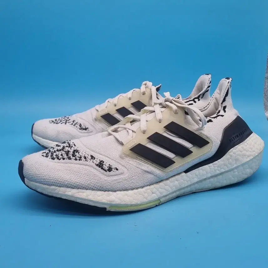 [BUNJANG] Adidas Ultraboost 22 Men's Running Shoes / l 아디다스 울트라부스트 22 남성 런닝화 290