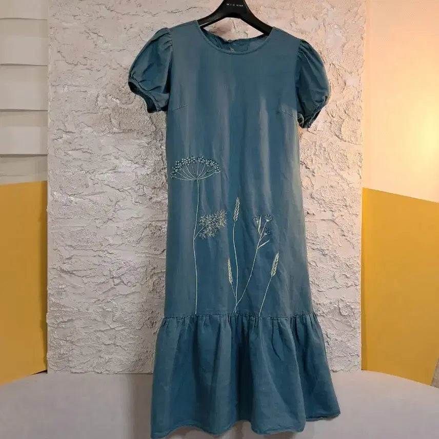 [BUNJANG] Embroidered Frill Linen Dress / (55)수입 사랑스런 자수포인트 프릴 린넨원피스