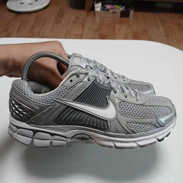[BUNJANG] Nike Vomero Grey/White Size 250 / 나이키 보메로 그레이/화이트 250