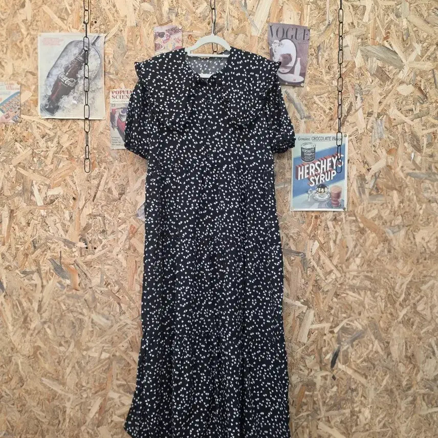 [BUNJANG] Heart Pattern Print Frill Collar Long Dress - Free Size / 하트패턴 프린트 프릴카라 롱 원피스 F
