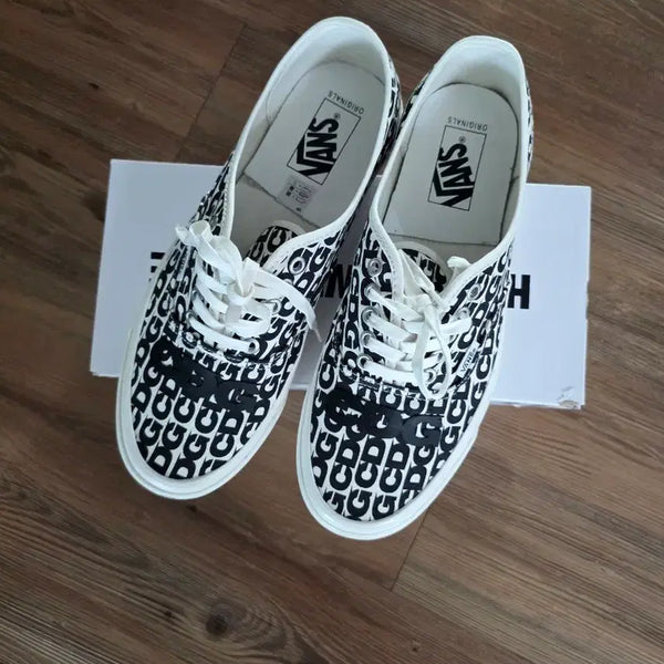 [BUNJANG] Vans Authentic Logo Pattern Sneakers / 반스 어센틱 로고 패턴 스니커즈