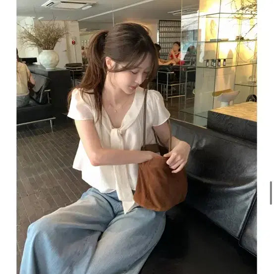 [BUNJANG] Monf's Emma Tie Cap Sleeve Short Blouse / 모너프 엠마 타이 캡소매 반팔 블라우스 새상품