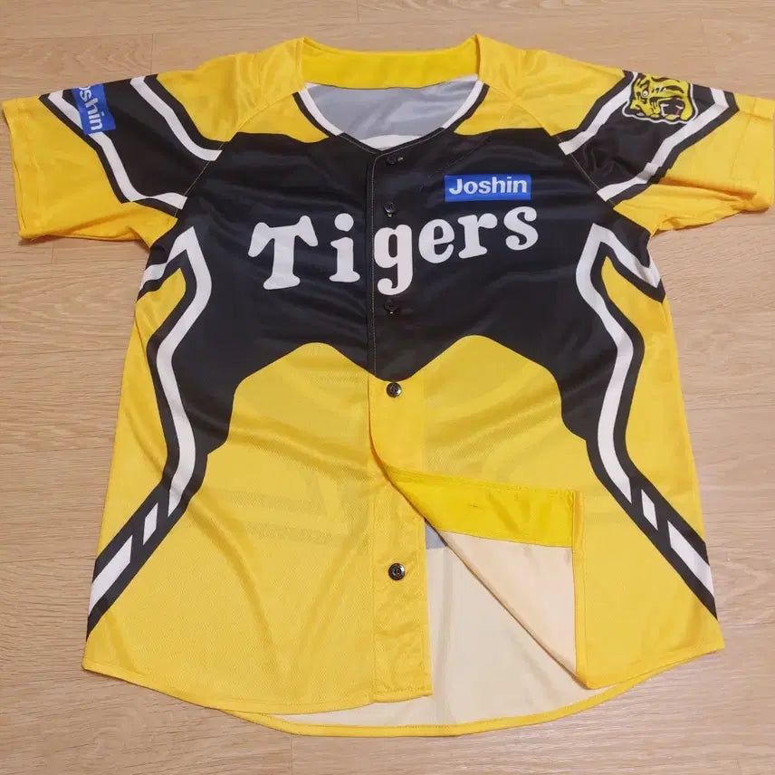 [BUNJANG] Mizuno Hanshin Tigers 2024 Season Jersey / 미즈노 한신타이거즈 유니폼