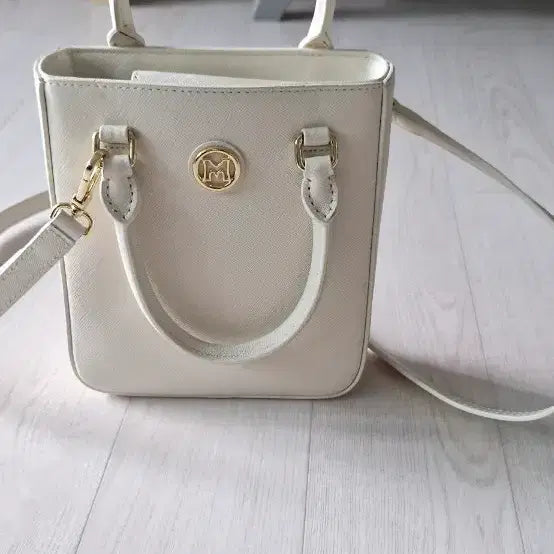 [BUNJANG] Metrocoty Gold Logo Tote Bag / 메트로시티