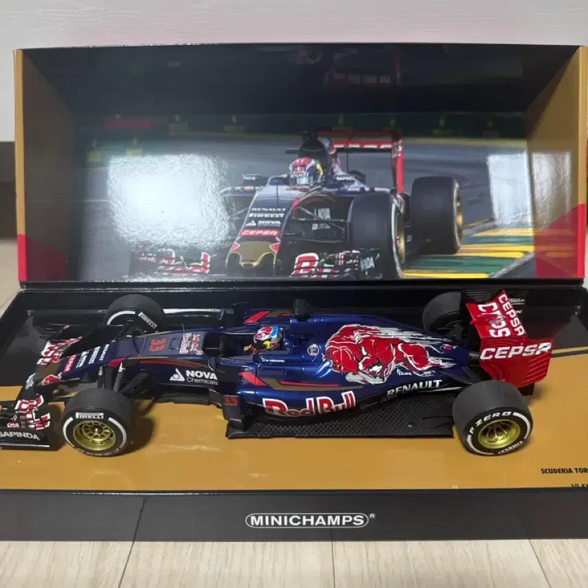 [BUNJANG] Minichamps F1 Toro Rosso STR10 Max Verstappen Debut Race Limited Edition 1:18 Scale Model / 미니챔프 F1 토로소로 STR10 막스 베르스타펜 데뷔 경기 한정판 모델