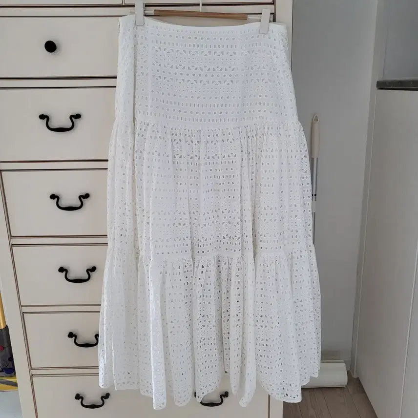[BUNJANG] White Embroidered Long Skirt / 화이트 자수 롱 스커트