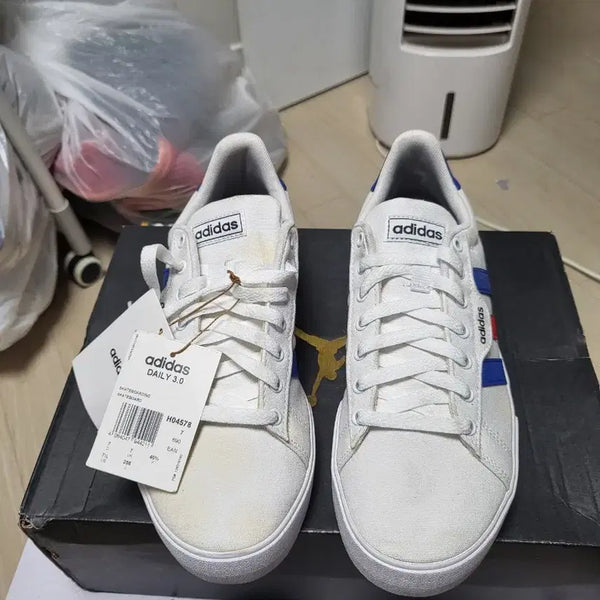 [BUNJANG] Adidas Daily 3.0 Sneakers White/Blue 255mm Unworn / 아디다스 데일리 3.0 스니커즈 화이트/블루 255mm 미착용