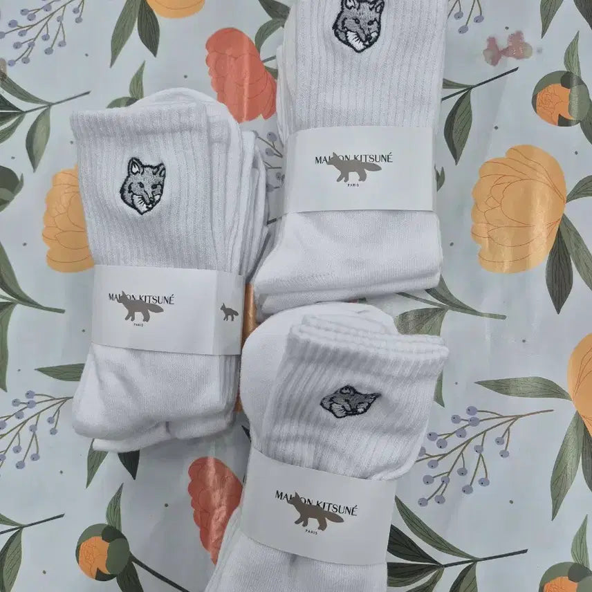 [BUNJANG] Maison Kitsuné Logo Socks White (9 Pairs) / 메종키츠네 로고 삭스 화이트 9켤레