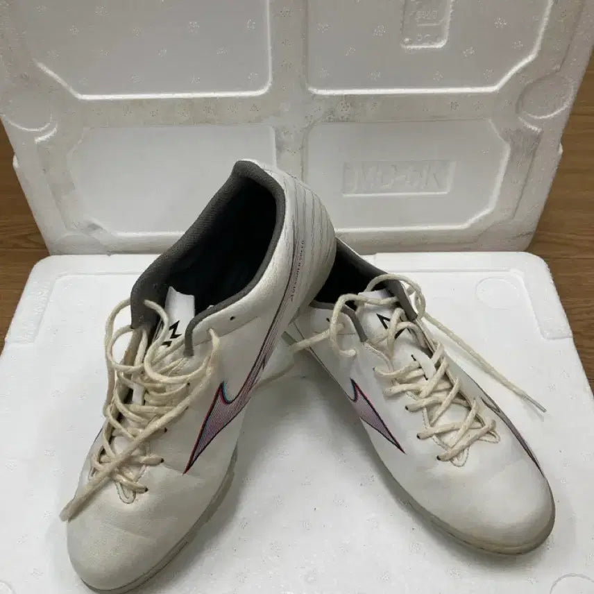 [BUNJANG] Mizuno Alpha Futsal Shoes 265 / 미즈노 알파 풋살화 265