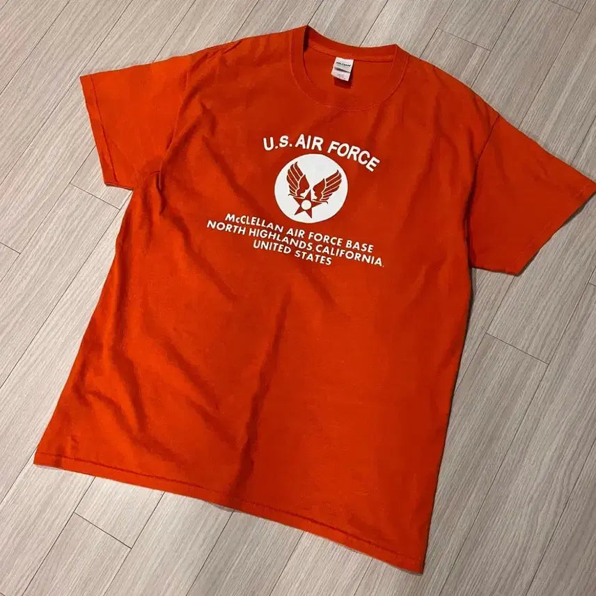 [BUNJANG] Gildan US Air Force McClellan Air Force Base Short Sleeve T-Shirt L / Gildan US 에어포스 맥클레란 공군 기지 반팔 티셔츠 L