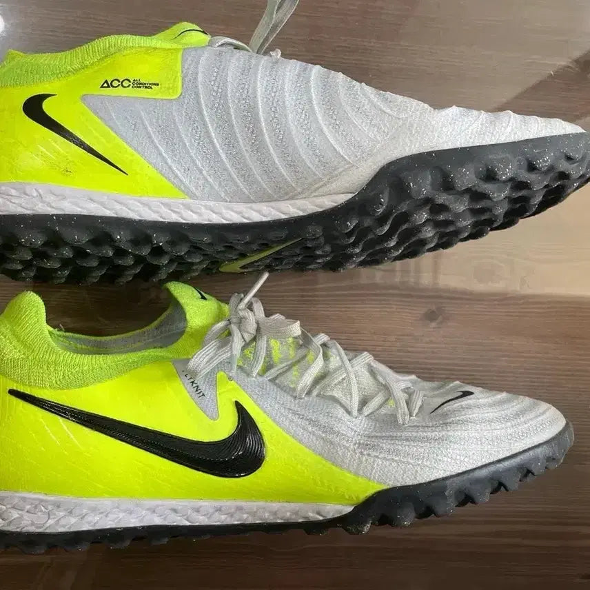 [BUNJANG] Nike Phantom GX2 Pro TF Soccer Cleats (270mm) / 나이키 팬텀gx2 프로 TF 270