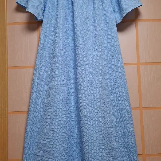 [BUNJANG] Sky Blue Seersucker Square Neck Long Dress (Size 66-77) / 하늘색 시어서커 스퀘어넥 롱 원피스 (66~77)