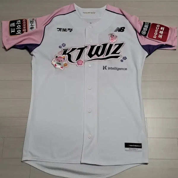 [BUNJANG] KT Wiz Yoo Han-joon Game-Worn Uniform / kt위즈 유한준 실착유니폼 팝니다.