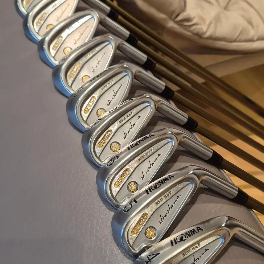 [BUNJANG] Honma 4-Star Golden Mole L Iron Set (Size 5-S, 9 Clubs) / (여성)정품 혼마 4스타 금장두더지 L 5~S까지 9개풀세트 판매해요