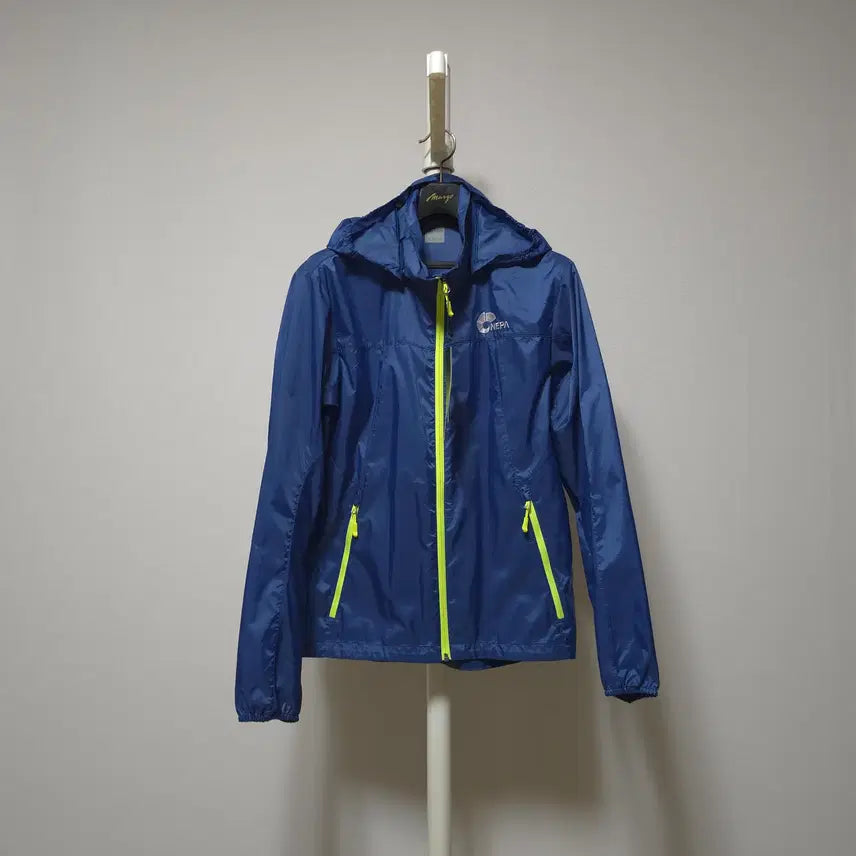 [BUNJANG] NEPA Women's Lightweight Windbreaker Jacket (New) / (90) NEPA 네파 여성 경량 바람막이 자켓 (새옷)