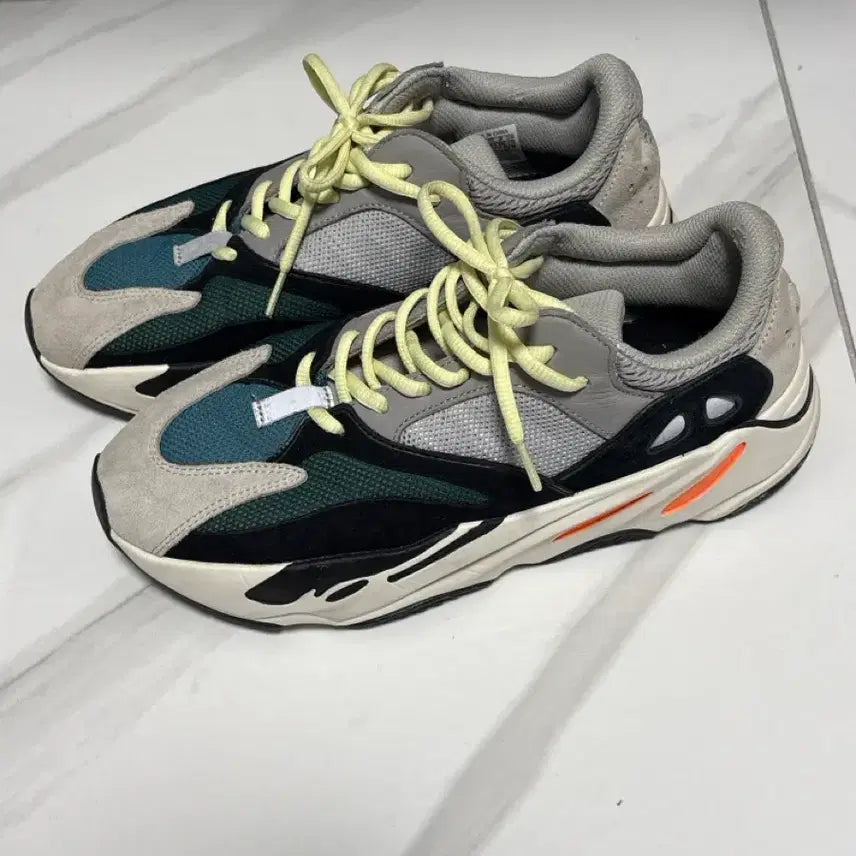 [BUNJANG] Adidas Yeezy Boost 700 Wave Runner Sneakers / 이지부스트 700 웨이브러너 270
